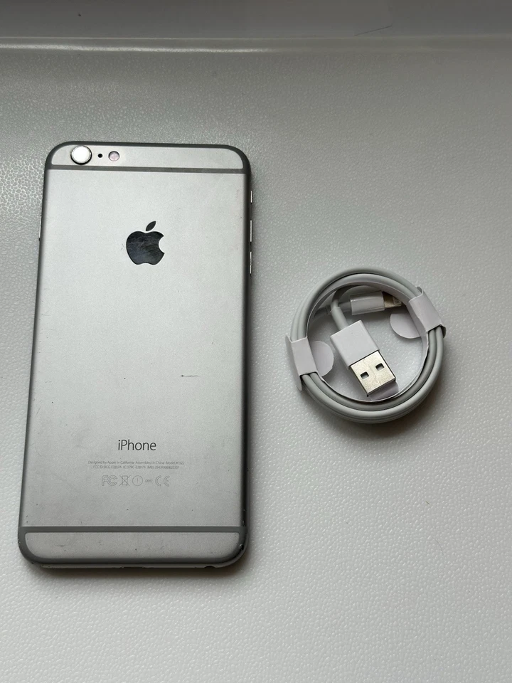 Apple iPhone 6s Plus 128GB Unlocked Space Grey - CRACKED SCREEN, Works Good - Image 1 of 4