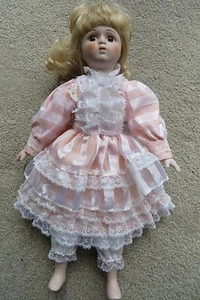 Porcelain Doll Heritage Mint ASHLEY 16in Collectable item - Picture 1 of 1