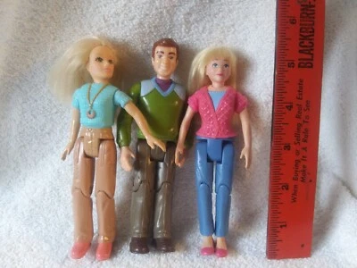Fisher Price 爱家庭娃娃 妈妈 爸爸 女孩 娃娃 3 件 男性 女式 青少年 女孩 — 第 1/4 张图片