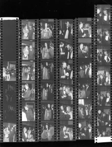 Kontakt Foto Blatt Negative SELTEN VINTAGE CHER BONO PETER STRAUSS PERRY KING - Bild 1 von 1