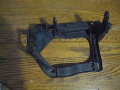 1988 1989 1990 1991 Buick Reatta Headlight Door Mounting Bracket Drivers Side LH - Изображение 1 из 4