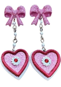 Betsey Johnson BABYCAKES Gold Tone Faux Pearls Shaped Cake Drop Earrings NWT - Picture 1 of 12