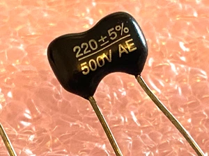 220pF 500V 5% Mica Dipped Capacitor DM15-221J 10 pieces - Picture 1 of 5