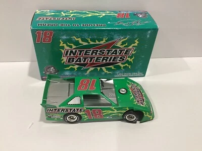 Baterías interestatales 1/24 ADC Kyle Busch #18 2008 Prelude Dirt último modelo Foto 1 de 2