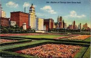 Tarjeta postal vintage de Chicago’s Skyline View from Lake Michigan, EE. UU. - Imagen 1 de 2