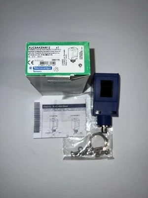 Schneider Telemecanique XUC8AKSNM12 Diffuse Photo Sensor 12-24VDC 4-Pin M12 - Image 1 of 4
