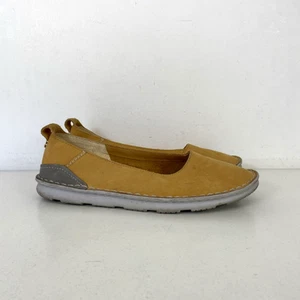 Clarks Yellow Nubuck Slip on Flat Comfortable Shoes Size UK 4 D EUR 37 - Imagen 1 de 9
