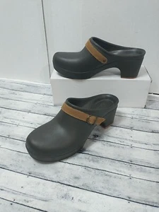 CROCS Sarah Belted Clogs 203631 Womens SZ8 Brown Leather Strap - Picture 1 of 12