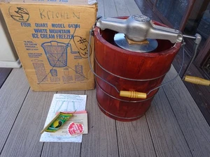 Vintage White Mountain 4 Qt Ice Cream Freezer Maker Hand Crank Nice Box w Labels - Picture 1 of 15