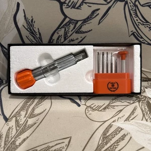 VINTAGE CADILLAC ACCESSORY TOOL KIT SCREWDRIVERS RATCHET VERSA-TOOL RARE NOS - Picture 1 of 13