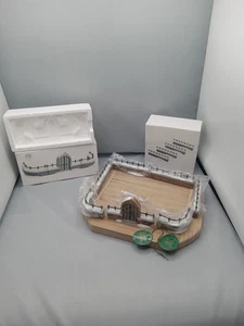 DEPT 56 Heritage Village Kirchhof Zaun & Erweiterungen #58076 und #50868 - Bild 1 von 20