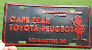 Cape Fear Toyota Peugeot Wilmington NC Dealership License Plate Tag w Logo - Bild 1 von 7