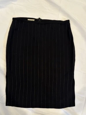 Falda lápiz Emporio Armani negra 8 Italia 42 rayas doradas Foto 1 de 4