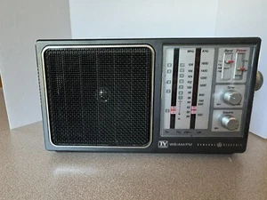 Vintage GE General Electric 4 Band Receiver TV/WB/AM/FM Radio 7-2945A 2I - Picture 1 of 7