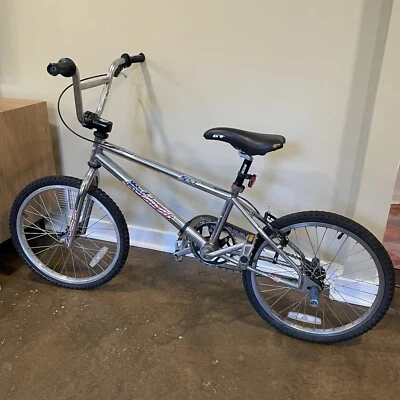 Bicicleta BMX de 20 pulgadas GT Robinson SST 1990 de colección años 90 escuela intermedia Foto 1 de 4
