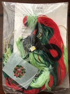 Christmas Cardinal Wreath Kit #17358 Plastic Canvas NEW - Picture 1 of 5