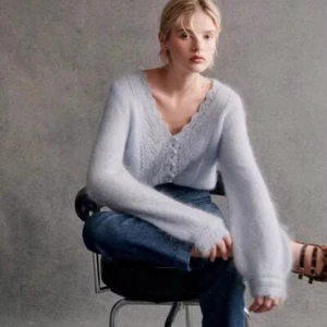 Cardigan donna Sezane scollo a V misto lana manica lanterna scollo a fiori con gancio - Foto 1 di 17