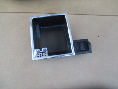 Mercedes-Benz E 350 2006 4Matic bandeja de cenizas delantera inserción A2118100428 Foto 1 de 3