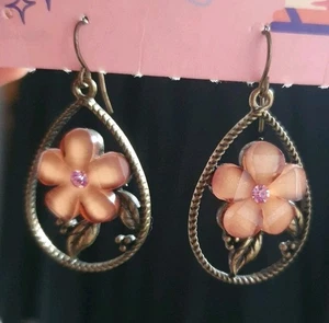 PRETTY DANGLE Bronze tone PINK RHINESTONE centres of peach FLOWER EARRINGS - Picture 1 of 11