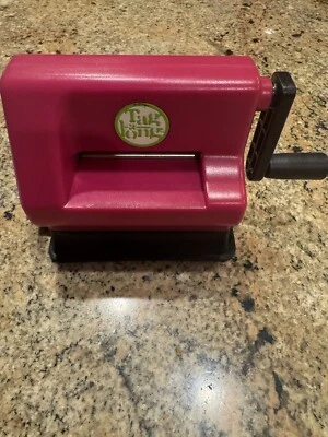 ELLISON DESIGN TAG-A-LONG Personal DIE CUTTING & EMBOSSING   Tool - Image 1 of 4