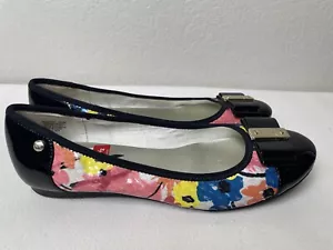 ANNE KLEIN SPORT, AK, BRALETTE, PATENTLEDER MIT BLUMEN, 9 1/2 EUC - Bild 1 von 4