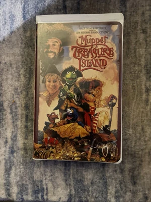 Muppet Treasure Island (VHS, 1996) Clam Shell Tim Curry Jim Henson - Image 1 of 3