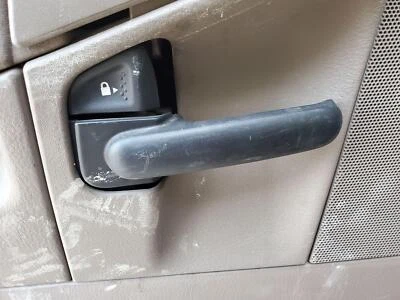 Manija de puerta interior trasera izquierda (lado del conductor) Ford Explorer 2002 Foto 1 de 4