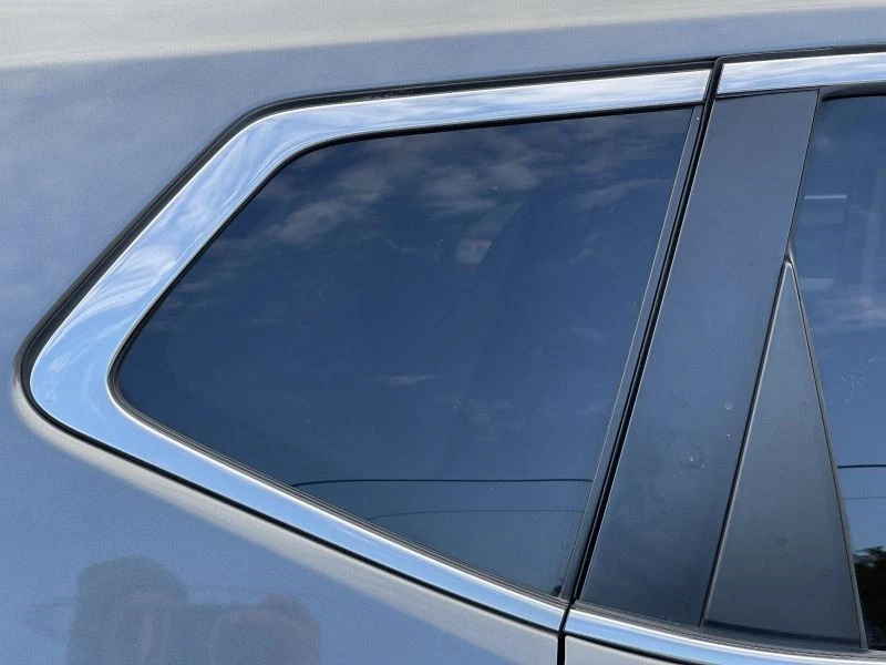 Nissan Rogue 2014-2020 pasajero derecho cuarto ventana con moldura cromada Foto 1 de 4