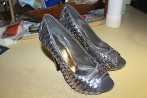 Dereon Sequin Pumps Peep Toe 5" Heel Size 9M - Picture 1 of 10