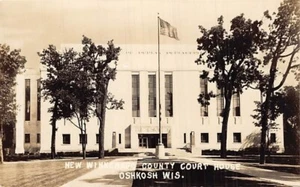 Postcard WI: RPPC Winnebago County Court House, Oshkosh, Wisconsin, 1930's - Picture 1 of 2
