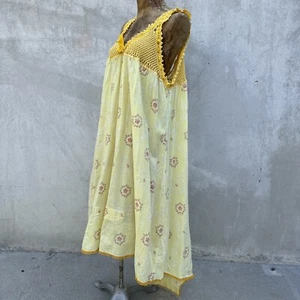 Vestido sin mangas de algodón estampado floral amarillo vintage de los años 20 convertible de peluche de los años 30 - Imagen 1 de 20