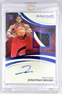 2024-25 Immaculate Jonathan Mogbo RPA Patch Auto Blue 36/49 Raptors Rookie - Bild 1 von 2