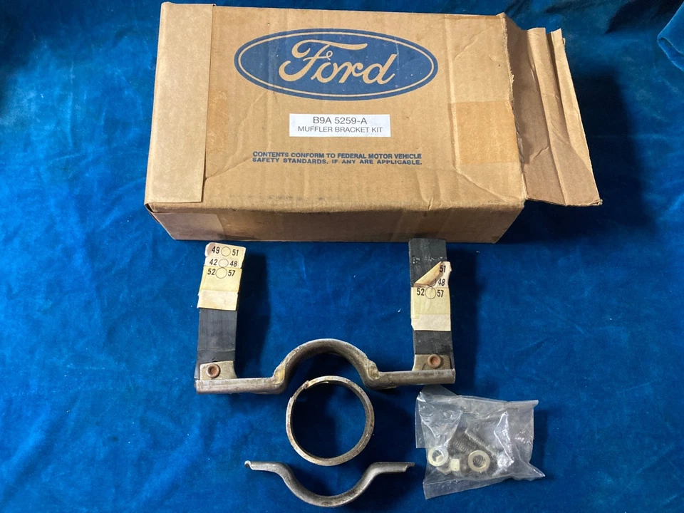 Ford & Thunderbird 1952-1960 tubo de escape nuevo kit de soporte en silenciador B9A 5259-A Foto 1 de 3