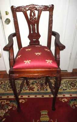 Silla alta/elevadora infantil estilo Chippendale irlandesa tallada a mano caoba hondureña Foto 1 de 4