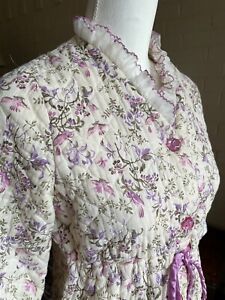 Vintage Youth Girls Floral Quilted Robe House Coat Lace Bodice Trim ( Stained )