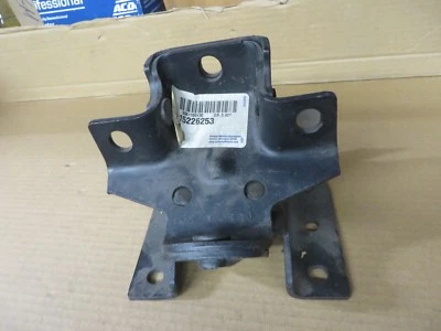 OEM # 15226253 # 25828247 GM GENUINE AC DELCO OEM new ENGINE MOUNT motor mount - Image 1 of 4