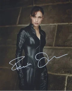 Famke Janssen in X-Men 8"x10" Signed Photo - Picture 1 of 1