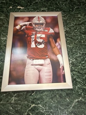 Póster firmado de Ezekiel Elliott OhioState, viene con marco, pero se puede quitar. Foto 1 de 3