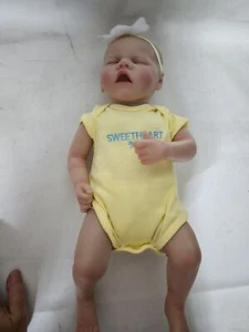 Reborn Baby Yellow Outfit, Anatomically Correct - Afbeelding 1 van 3