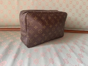 GENUINE Louis Vuitton Trousse 28 Monogram Canvas Toiletries Clutch Wash Bag - Picture 1 of 9