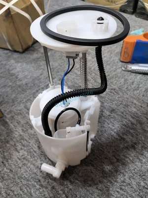 Fuel Pump for 2006-2012 Toyota RAV4 w/ Module Electric 3.5L 2.4L Module Assembly Foto 1 de 4