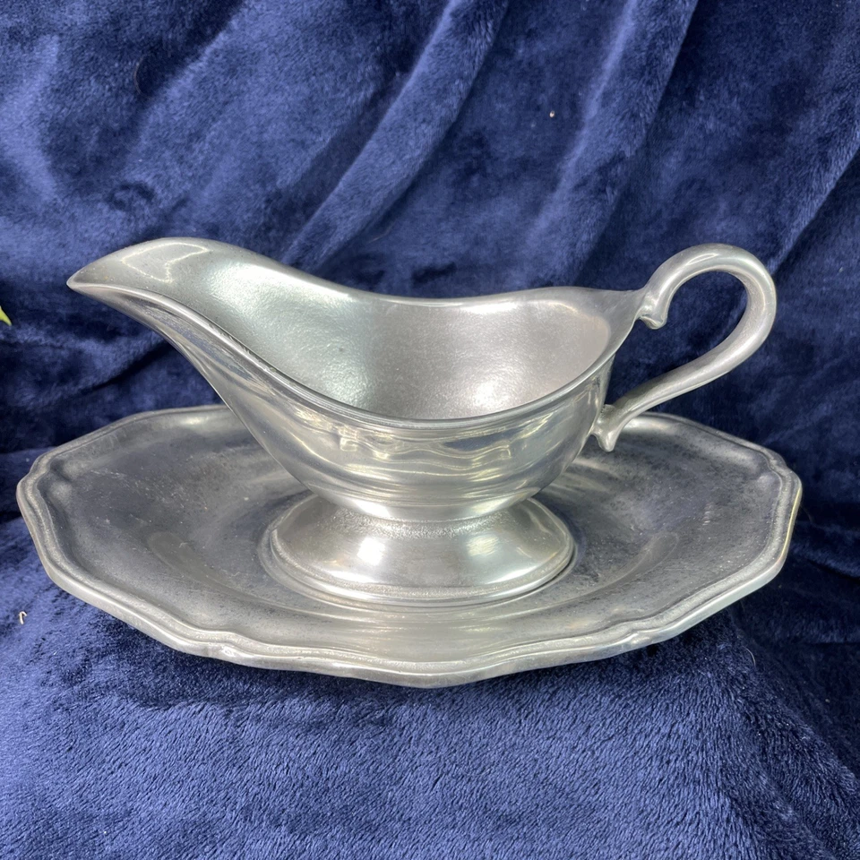 Wilton Armetale Metal Queen Anne Hollowware 9 5/8" Gravy Boat & Underplate Foto 1 de 4