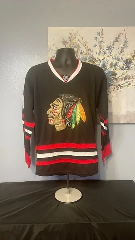 Reebok Men’s NHL Chicago Blackhawks Patrick Kane Hockey Jersey Size 48 #88 Cover