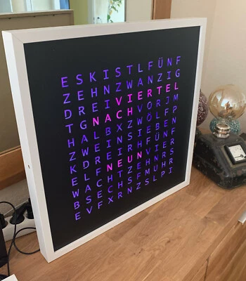 Uhrzeit in Text 50cm x 50 cm - Standuhr - Wanduhr RGB LEDs - Bild 1 von 4