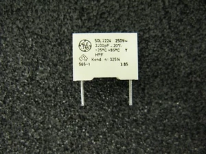 10pcs - GE 50L2224 2200P (2.2nF 2200PF) 250Vac pitch:10mm CLASS Y Capacitor - Picture 1 of 6