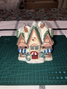 Vintage Village Store Front - Illuminated Ready - Hand Painted Porcelain 1997 - Picture 1 of 5