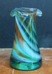 Jarrón vaso vidrio soplado a mano verde azul naranja remolino 3,25" alto 2" diámetro - Imagen 1 de 8