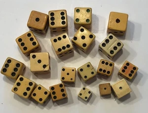 Große Gruppe von 3/8”-5/8” Vintage Bakelit Würfeln mit Mängeln - Bild 1 von 5