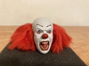 1/6TH PENNYWISE HEAD SCULPT - SIDESHOW COLLECTIBLES STEPHEN KING'S IT - Picture 1 of 3