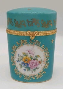 Limoges Porcelaine d'Art Imperial Oval Trinket/Cigarette Box - Blue/Flowers - Picture 1 of 9